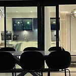 Sunhill Deluxe Lea Apartment