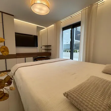 Sunhill Deluxe Lea *