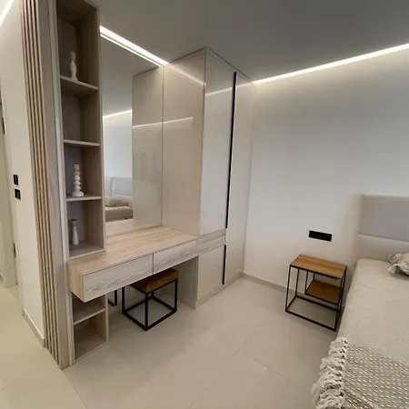 Sunhill Deluxe Lea Примоштен