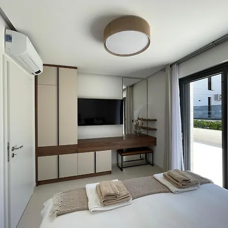 Sunhill Deluxe Lea