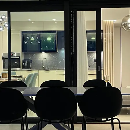 Sunhill Deluxe Lea Apartment