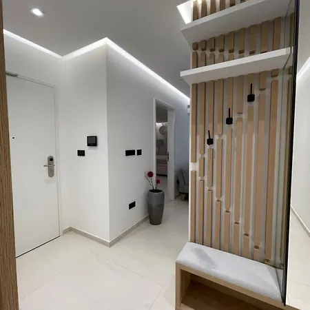 Sunhill Deluxe Lea Apartment