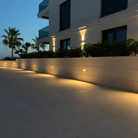 Sunhill Deluxe Lea Апартаменты *
